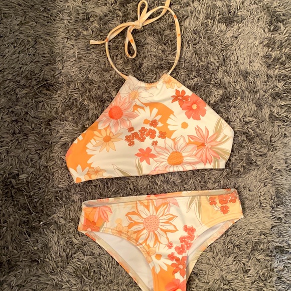 Girls bathing suit - Picture 2 of 3